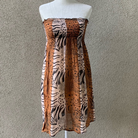 Urban Outfitters Dresses & Skirts - Strapless Animal Print Dress Cover-up (Size S/M)